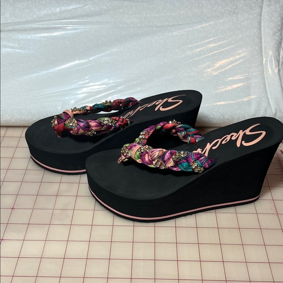 Skechers Women's Black and Multicolor Platform Sandals - Picture 3 of 9